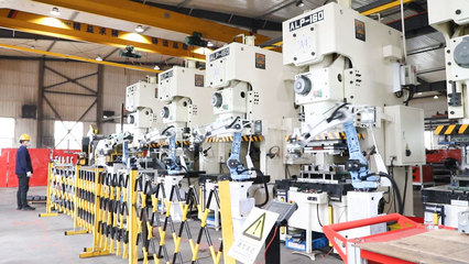 湖南沁峰機器人:以創(chuàng)新驅(qū)動智能制造 打造行業(yè)標桿企業(yè)